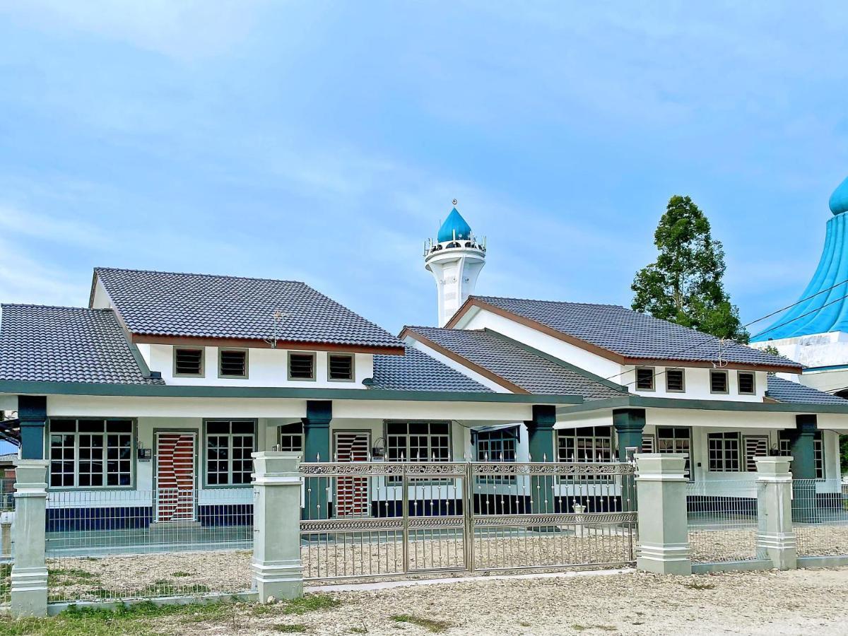 Nazza Homestay Besut With Pool Near Jetty To Perhentian Kampung Raja מראה חיצוני תמונה