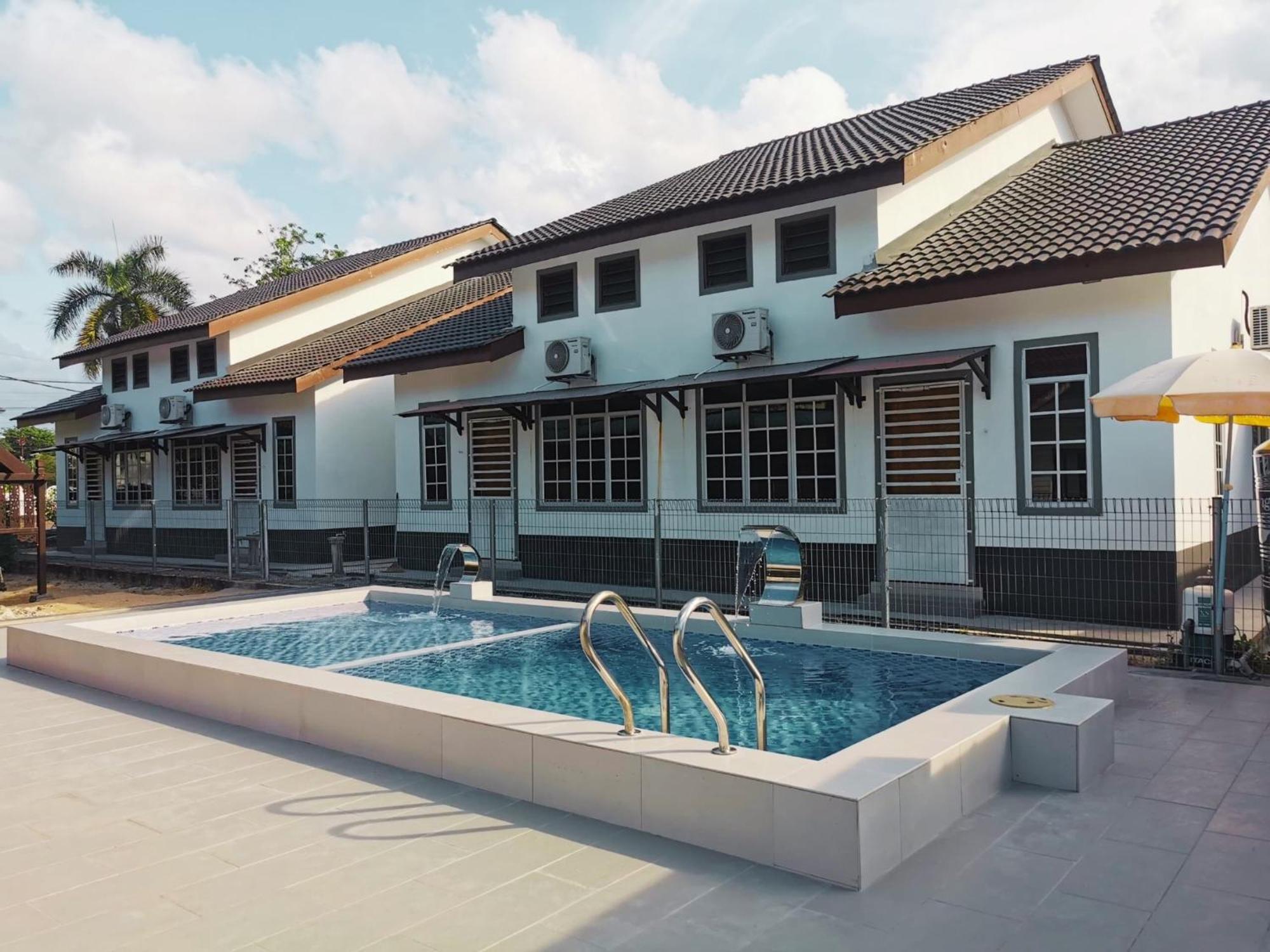 Nazza Homestay Besut With Pool Near Jetty To Perhentian Kampung Raja מראה חיצוני תמונה
